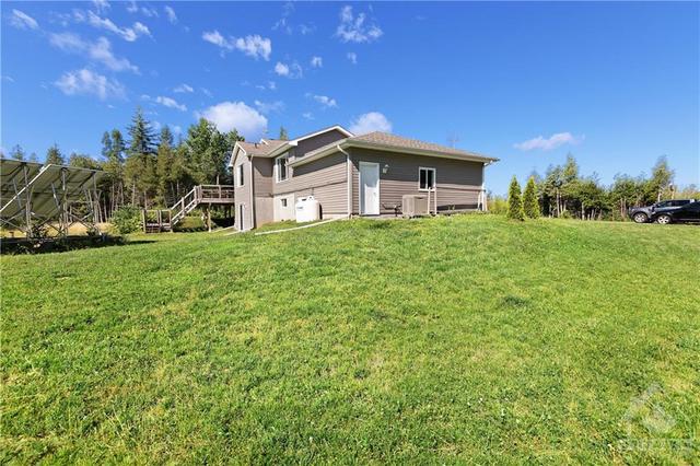 3640 Roger Stevens Drive, House detached with 3 bedrooms, 2 bathrooms and 8 parking in Ottawa ON | Image 26