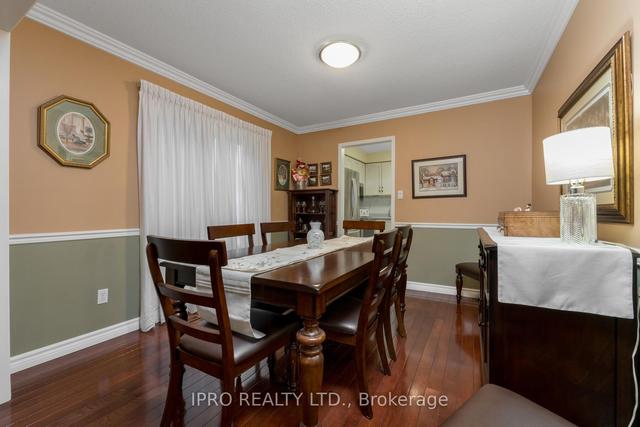 31 Fenflower Crt, House detached with 4 bedrooms, 3 bathrooms and 6 parking in Brampton ON | Image 3