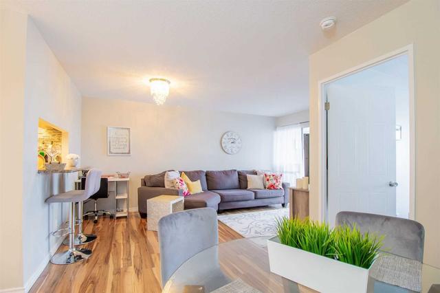 1407 - 2550 Lawrence Ave E, Condo with 1 bedrooms, 1 bathrooms and 1 parking in Toronto ON | Image 2