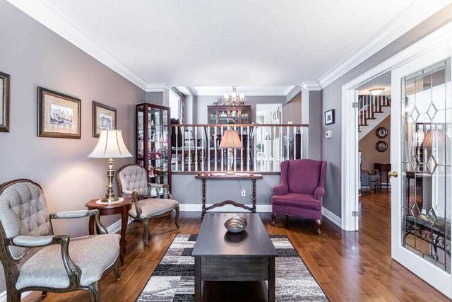 2067 Hunters Wood Dr, House detached with 3 bedrooms, 4 bathrooms and 3 parking in Burlington ON | Image 3