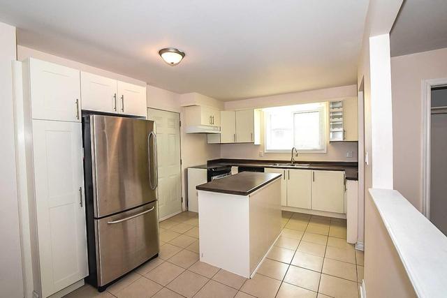 271 Carson Dr, House detached with 4 bedrooms, 3 bathrooms and 4 parking in Hamilton ON | Image 3