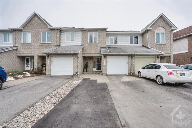 6142 Arbourwood Drive, Townhouse with 3 bedrooms, 3 bathrooms and 3 parking in Ottawa ON | Card Image