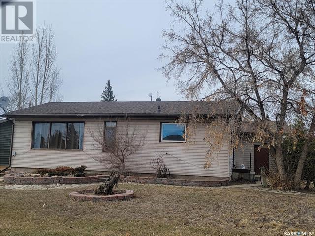 4701 Express Avenue, House detached with 4 bedrooms, 2 bathrooms and null parking in Macklin SK | Image 5