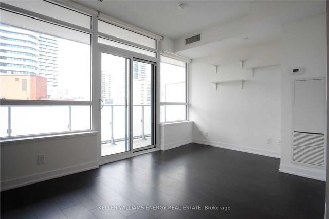 1204 - 365 Church St, Condo with 0 bedrooms, 1 bathrooms and 0 parking in Toronto ON | Image 2