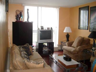 1002 - 4673 Jane St, Condo with 1 bedrooms, 1 bathrooms and 1 parking in Toronto ON | Image 2