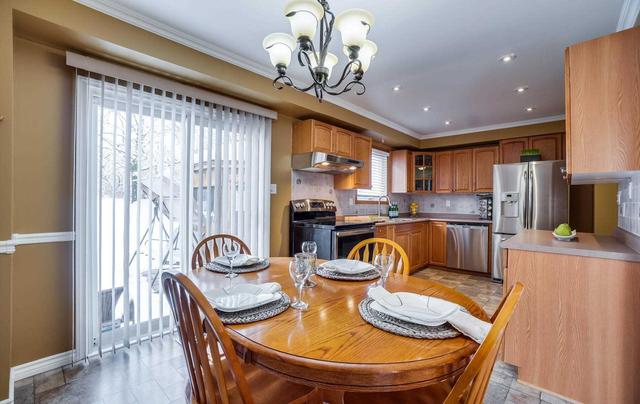 6248 Kindree Circ, House detached with 3 bedrooms, 2 bathrooms and 3 parking in Mississauga ON | Image 11