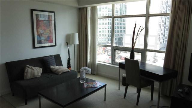 525 - 36 Blue Jays Way, Condo with 1 bedrooms, 1 bathrooms and 1 parking in Toronto ON | Image 5