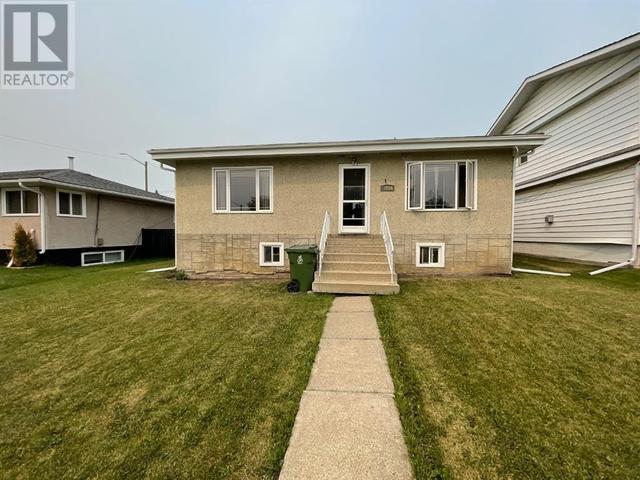 5034 11 Avenue, House detached with 5 bedrooms, 2 bathrooms and 4 parking in Edson AB | Image 1