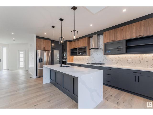10454 142 St Nw, House detached with 5 bedrooms, 4 bathrooms and 6 parking in Edmonton AB | Image 16