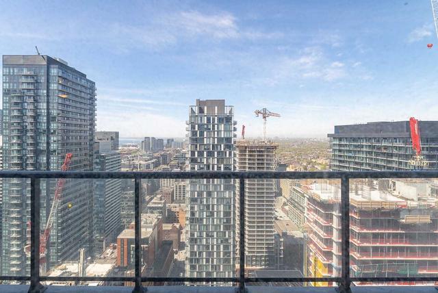 3812 - 290 Adelaide St W, Condo with 1 bedrooms, 1 bathrooms and 0 parking in Toronto ON | Image 5