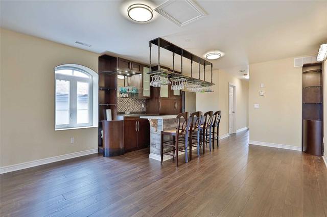 12 Dennis Ave, House detached with 7 bedrooms, 5 bathrooms and 6 parking in Toronto ON | Image 11