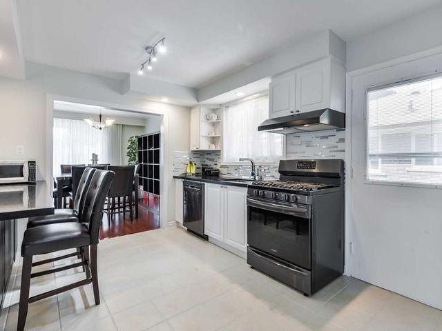 3 Cushendun Rd, House detached with 3 bedrooms, 2 bathrooms and 3 parking in Toronto ON | Image 38