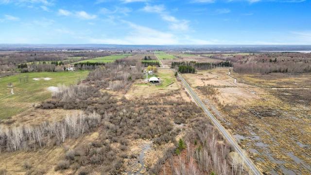 2020 Concession 1 Road, House detached with 3 bedrooms, 2 bathrooms and 8 parking in East Hawkesbury ON | Image 29