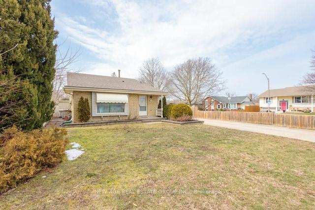 501 Bunting Rd, House detached with 2 bedrooms, 1 bathrooms and 4 parking in St. Catharines ON | Image 7