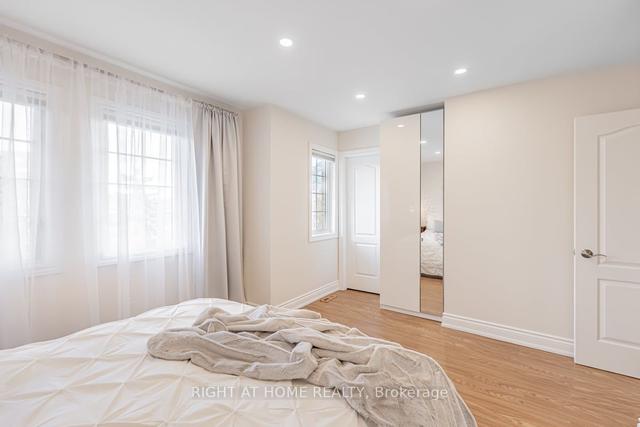 15 Formula Crt, House attached with 3 bedrooms, 3 bathrooms and 3 parking in Toronto ON | Image 11