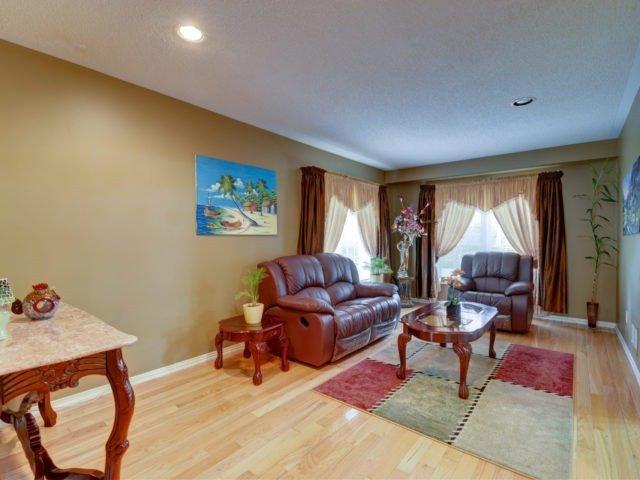 42 Briarcroft Rd, House detached with 3 bedrooms, 4 bathrooms and 4 parking in Brampton ON | Image 5