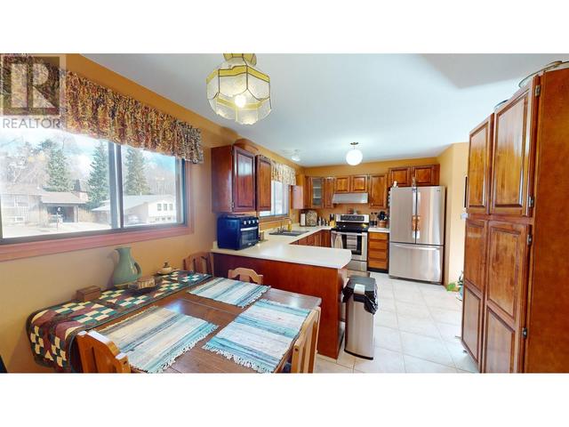 1975 Sullivan Way, House detached with 4 bedrooms, 3 bathrooms and null parking in Houston BC | Image 11