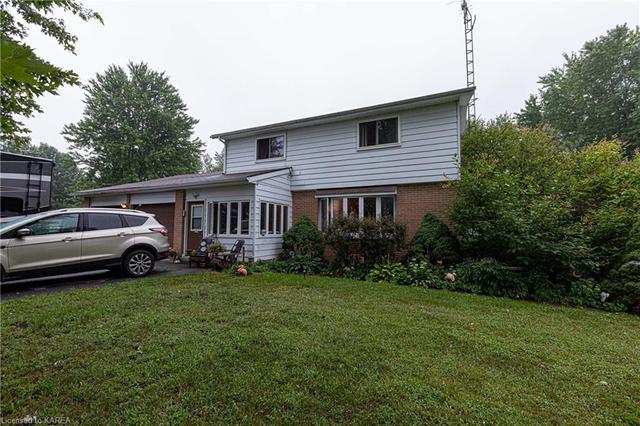 1021 Coupland Road, House detached with 4 bedrooms, 1 bathrooms and 6 parking in South Frontenac ON | Image 1