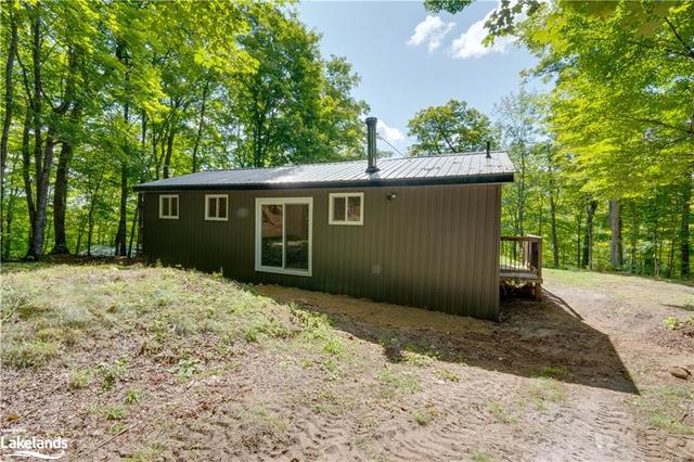 2122 Trapper's Trail Road, House detached with 2 bedrooms, 1 bathrooms and 2 parking in Dysart et al ON | Image 12