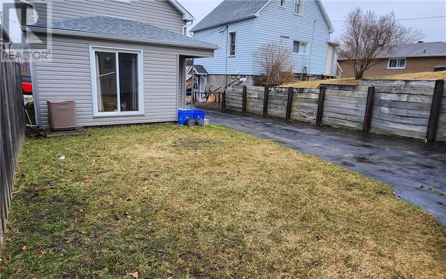 433 Eva Avenue, House detached with 2 bedrooms, 2 bathrooms and null parking in Greater Sudbury ON | Image 10