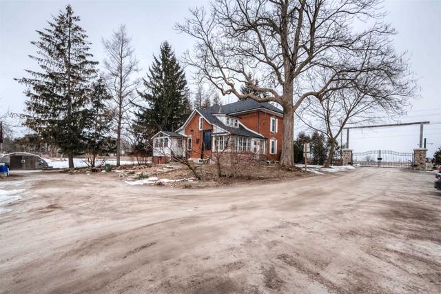 1050 Highway 5 W, House detached with 4 bedrooms, 3 bathrooms and 10 parking in Hamilton ON | Image 36