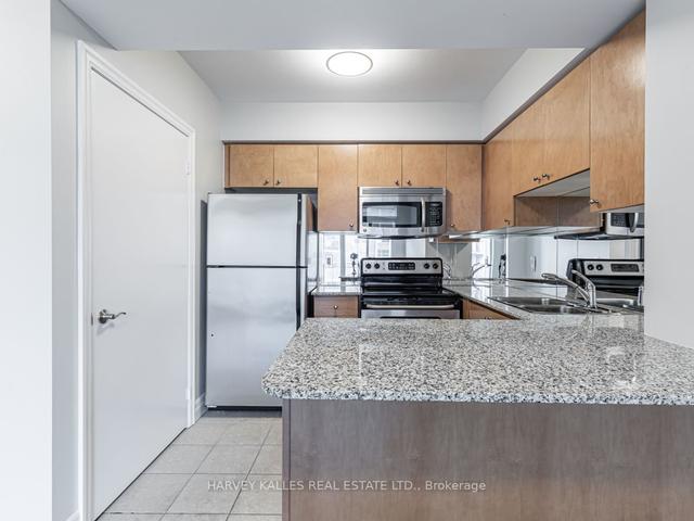 1301 - 8 Scollard St, Condo with 1 bedrooms, 1 bathrooms and 0 parking in Toronto ON | Image 2