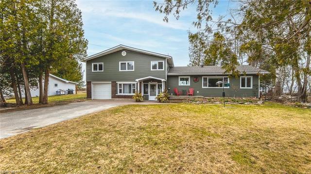 2477 Champlain Road, House detached with 3 bedrooms, 2 bathrooms and 11 parking in Tiny ON | Image 2