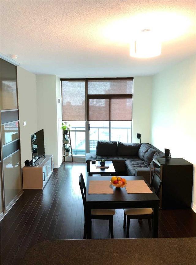 3007 - 16 Yonge St, Condo with 1 bedrooms, 2 bathrooms and 0 parking in Toronto ON | Image 2