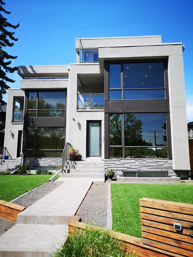 2710 Parkdale Boulevard Nw, Home with 4 bedrooms, 3 bathrooms and 2 parking in Calgary AB | Image 8