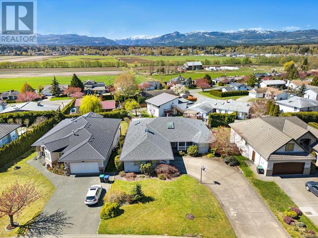 1313 Farquharson Dr, House detached with 5 bedrooms, 5 bathrooms and 2 parking in Courtenay BC | Image 44