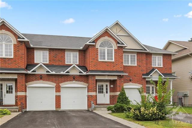 411 Celtic Ridge Crescent, Townhouse with 3 bedrooms, 4 bathrooms and 3 parking in Ottawa ON | Image 1
