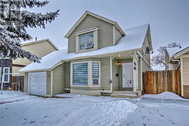 28 Abadan Crescent Ne, House detached with 4 bedrooms, 1 bathrooms and 3 parking in Calgary AB | Image 1