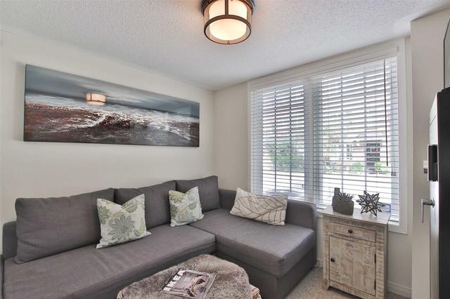 40 Birdstone Cres, Townhouse with 3 bedrooms, 3 bathrooms and 3 parking in Toronto ON | Image 19
