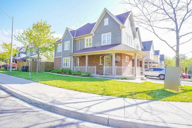 143 Hainford St, House semidetached with 3 bedrooms, 4 bathrooms and 4 parking in Toronto ON | Image 1