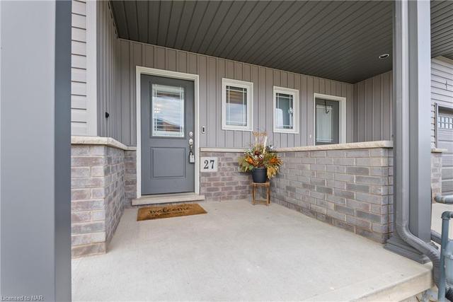 27 Harmony Way, House attached with 3 bedrooms, 2 bathrooms and 5 parking in Thorold ON | Image 4