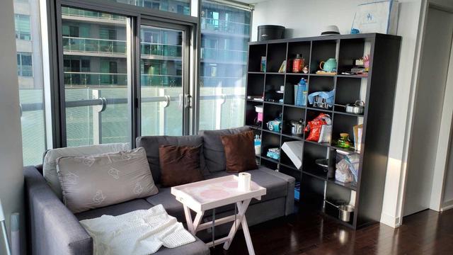 1604 - 12 York St, Condo with 3 bedrooms, 2 bathrooms and 1 parking in Toronto ON | Image 10