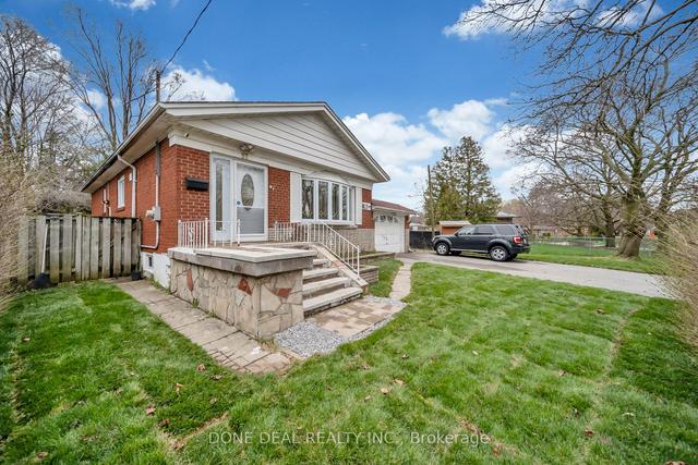 57 Blakemanor Blvd, House detached with 3 bedrooms, 2 bathrooms and 5 parking in Toronto ON | Image 34