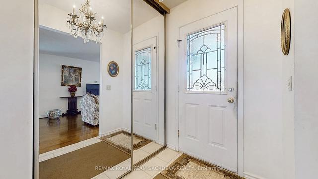 136 Fawcett Tr, House detached with 3 bedrooms, 2 bathrooms and 5 parking in Toronto ON | Image 20