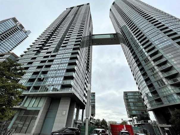 341 - 15 Iceboat Terr, Condo with 1 bedrooms, 1 bathrooms and 1 parking in Toronto ON | Image 1