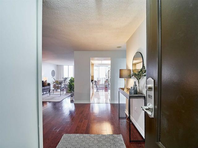 1611 - 1 Rowntree Rd, Condo with 2 bedrooms, 2 bathrooms and 1 parking in Toronto ON | Image 8