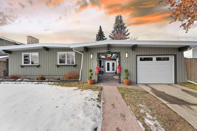 112 Lake Linnet Close Se, Home with 5 bedrooms, 3 bathrooms and 3 parking in Calgary AB | Image 1