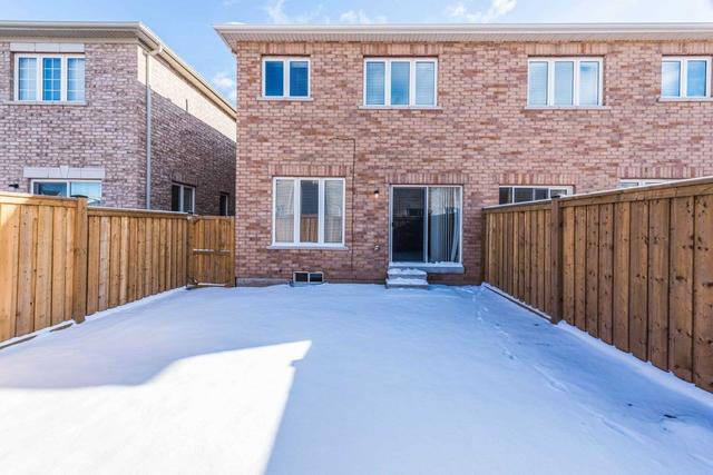 55 Yardley Cres, House semidetached with 4 bedrooms, 3 bathrooms and 3 parking in Brampton ON | Image 33
