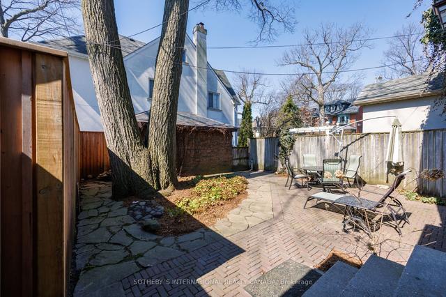44 Wells Hill Ave, House detached with 3 bedrooms, 3 bathrooms and 3 parking in Toronto ON | Image 20