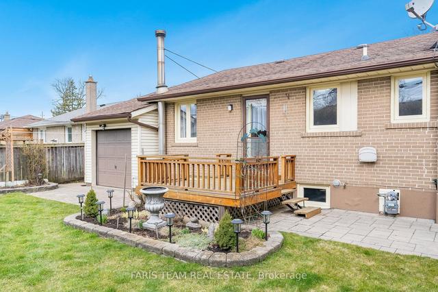 213 Jeffcoat Dr, House detached with 2 bedrooms, 2 bathrooms and 5 parking in Toronto ON | Image 16