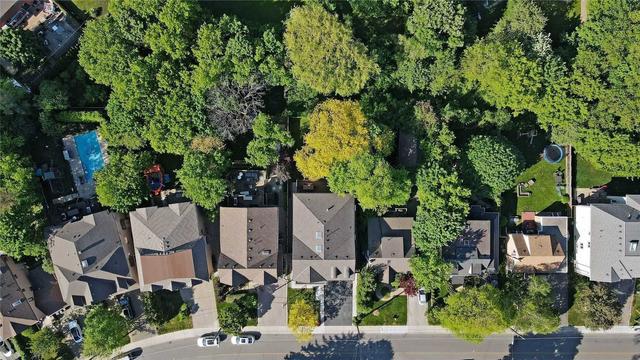 18 Ridgevale Dr, House detached with 5 bedrooms, 6 bathrooms and 6 parking in Toronto ON | Image 1