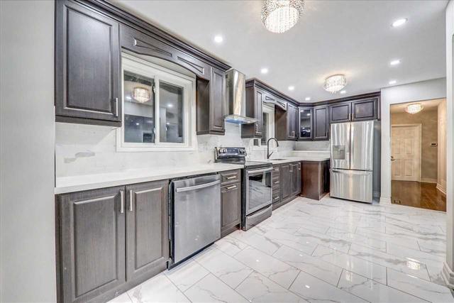 10 Blakemanor Blvd, House detached with 3 bedrooms, 2 bathrooms and 3 parking in Toronto ON | Image 24