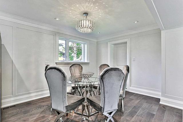 12 Stonedene Blvd, House detached with 5 bedrooms, 5 bathrooms and 6 parking in Toronto ON | Image 3