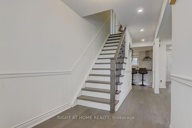 60 Sonmore Dr, House detached with 4 bedrooms, 3 bathrooms and 5 parking in Toronto ON | Image 34
