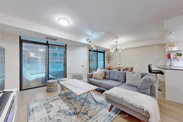302 - 105 Victoria St, Condo with 2 bedrooms, 2 bathrooms and 1 parking in Toronto ON | Image 1