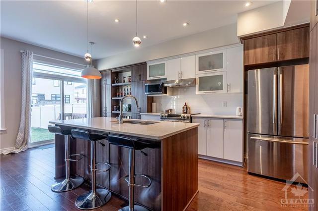 128 Cambie Road, House detached with 3 bedrooms, 3 bathrooms and 2 parking in Ottawa ON | Image 6